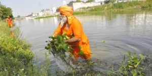 Meet Eco Baba who cleaned 100 miles of river all by himself