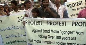 Pakistan : Demolition of temple in Karachi: Hindus protest