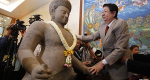 Ancient Hindu temple statues returned to Cambodia