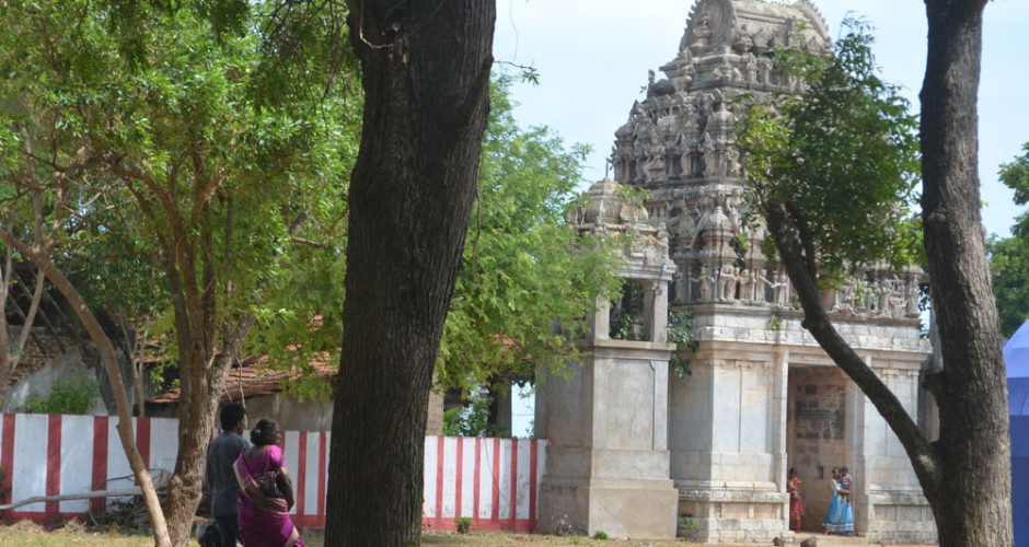 Military coordinates Hindu temple festival held in Sri Lankan HSZ