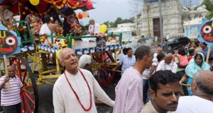 Hindu holiday celebrated on the streets of St. Louis County
