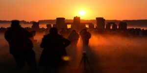 Video : 5,000-year-old ‘Prototype’ for Stonehenge Solar Alignment Found