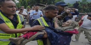 Video : Many Dead After Nepal/Tibet Floods and Earthquakes